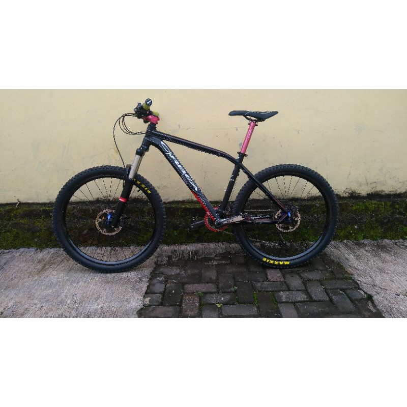 Sepeda Gunung XC Orbea Alma M