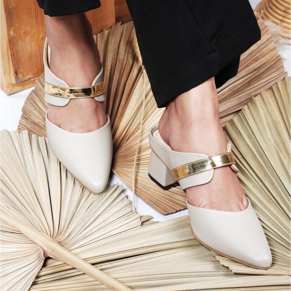 Sepatu Heels Wanita Bustong Cream Casual Hak Tahu 5cm Big Size Jumbo 41 42 43 44 45 Ukuran Besar Cew