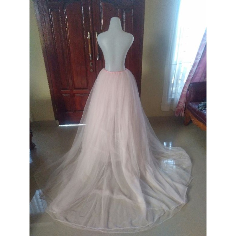 ekor gaun pengantin preloved second bekas warna baby pink