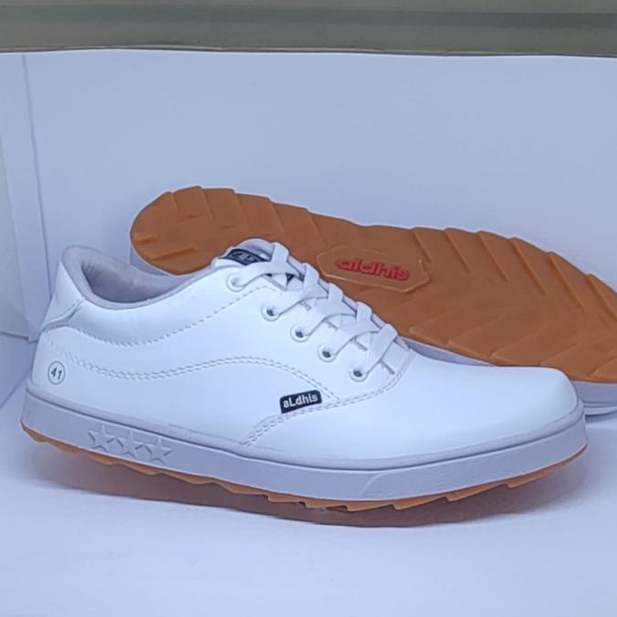 Aldhis Sepatu Pria Keren Putih Polos Sneakers Terbaru 2020