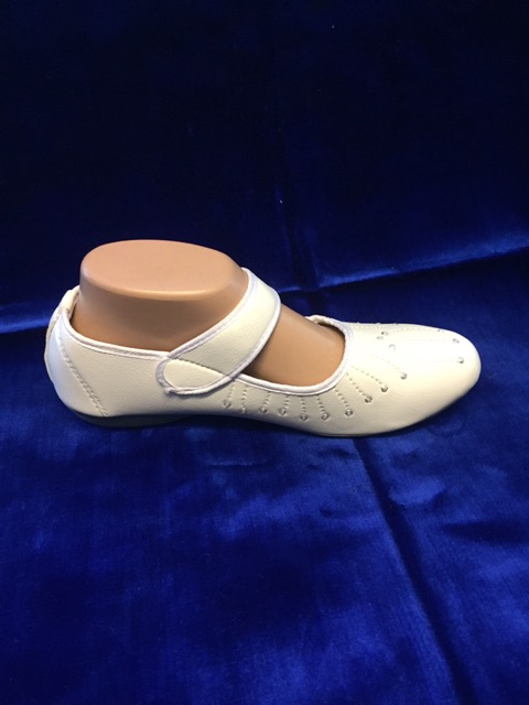 Sepatu haji cewek cantik/sepatuputih/sepatuteplek/sepatuperawat