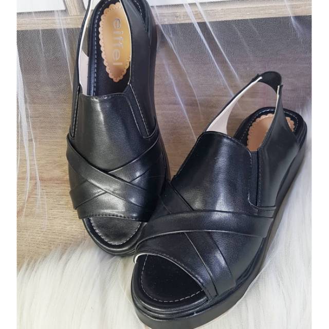 BUY 1 GET 1 sepatu sendal sandal shoes kulit hitam leather tali strap