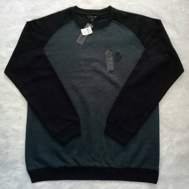 Sweater Details Raglan Hitam Size L.