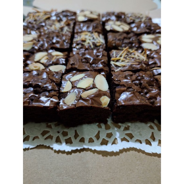 

Brownies Sekat 3 topping