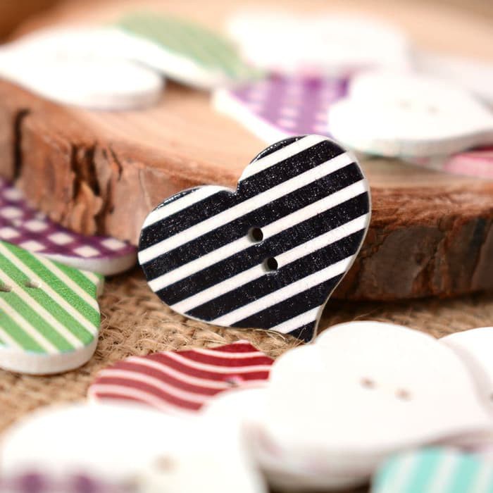 Kancing Kayu Dua Lubang - Heart Shape Stripe Dot Style (10 pcs)