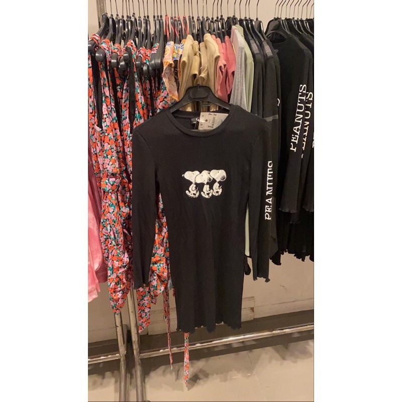 DRESS SNOOPY BERSHKA