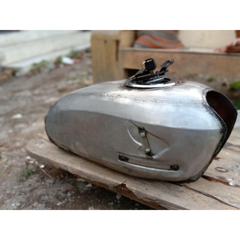 Tengki CB, tutup ninja