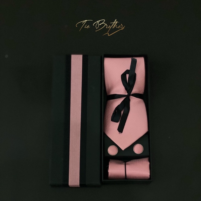 gift set dasi panjang texture motif kotak halus pink salem ready stok isi dasi panjang long tie, poc