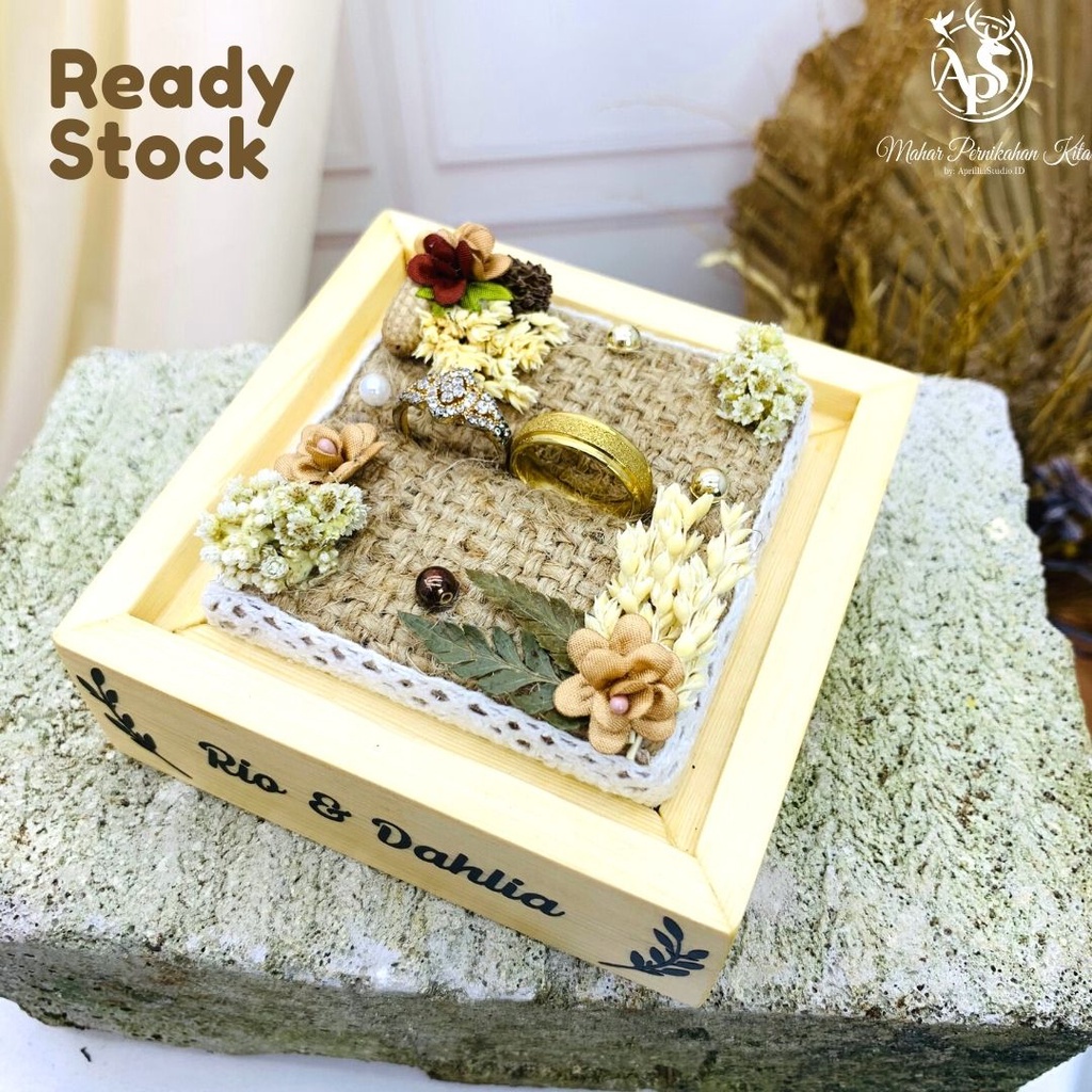 TEMPAT CINCIN LAMARAN PERNIKAHAN WOODEN DELUX SQUARE AKRILIK 10x10x8 CM