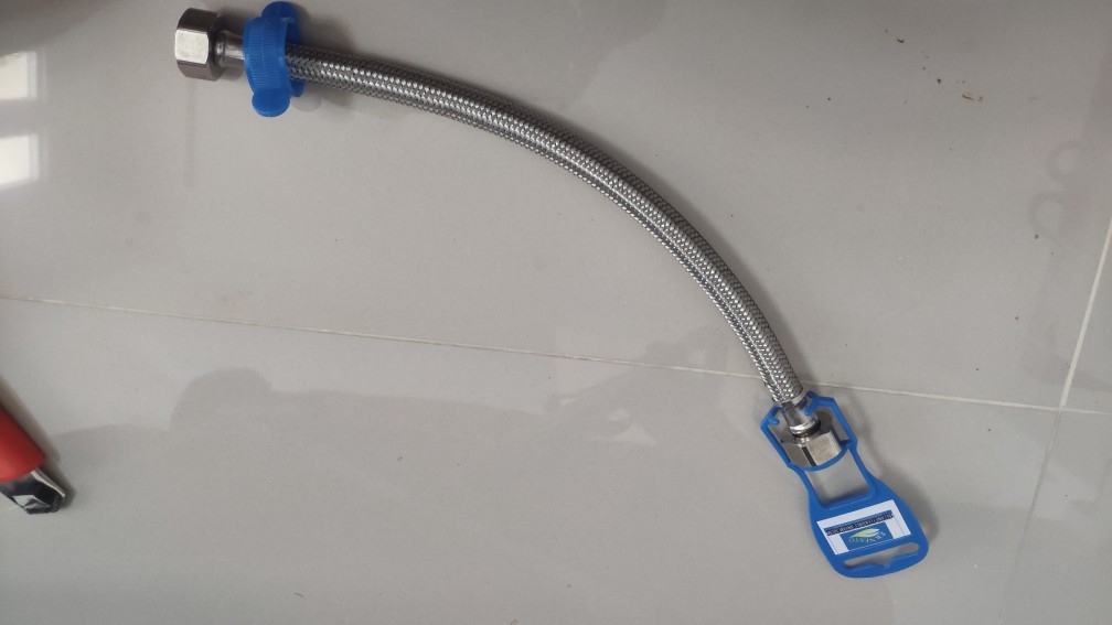 Selang Flexible Anyam 30 Cm Ernesto