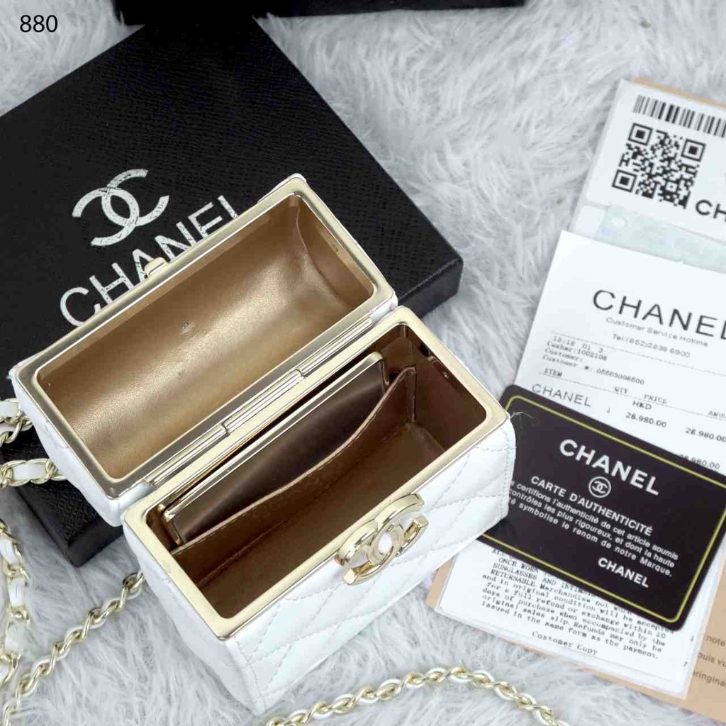 CH Small Box With Chain 880 ( WITH BOX )