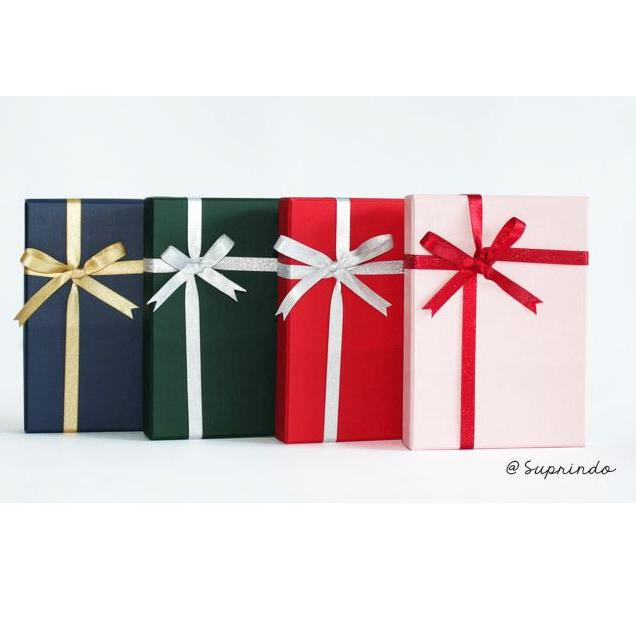 

Limited Edition Kotak Kado/Kotak dompet uk. 15.5 x 11 x 3 cm +FREE PITA