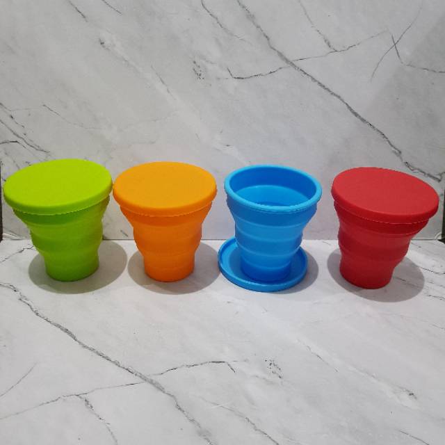 4 pc set gelas lipat silicon dengan tutup traveling cup foldable