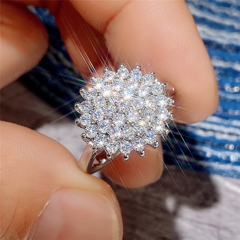 Cincin Tunangan Desain Bunga Hias Cubic Zirconia Untuk Wanita