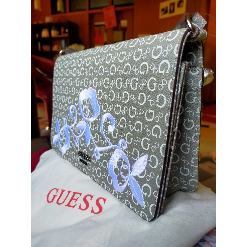 TAS GUESS BORDIR BUNGA GREY ORIGINAL COUNTER SALE CUCI GUDANG DISKON 50% RARE HARGA ASLI 2.099.000 S