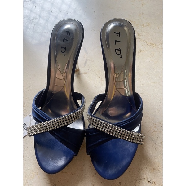 New shoes / heels biru pesta wanita yang sangat elegan dan cantik sekali
