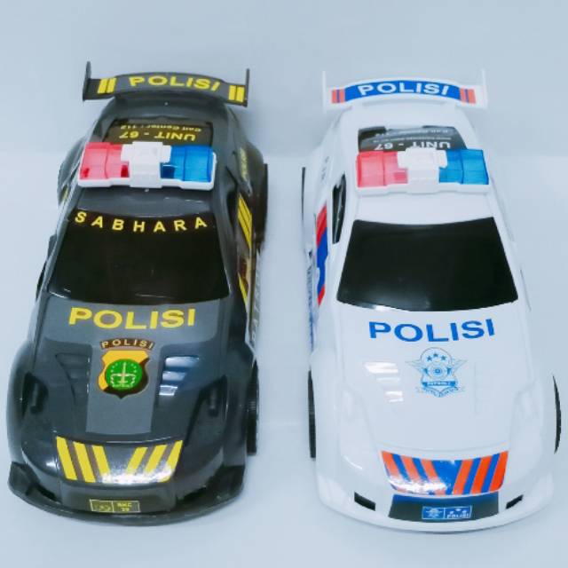 Mobil polisi pullback