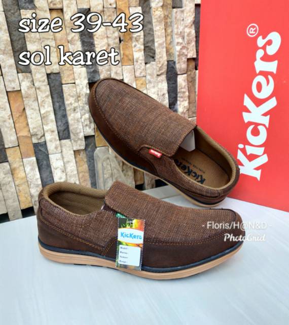 Sepatu kickers slop