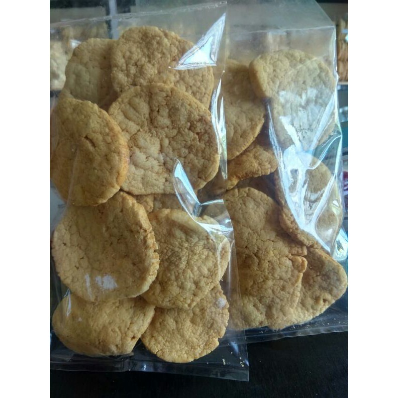 

Kemplang Kulit Tenggiri +- 215gr