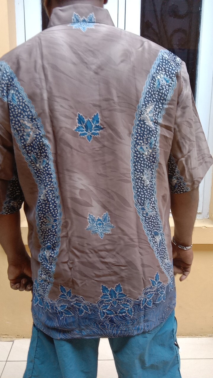 Kemeja Batik Semi Sutra Kreep Puring Istimewa Bahu Pakai Busa Kemasan Kardus Loyality