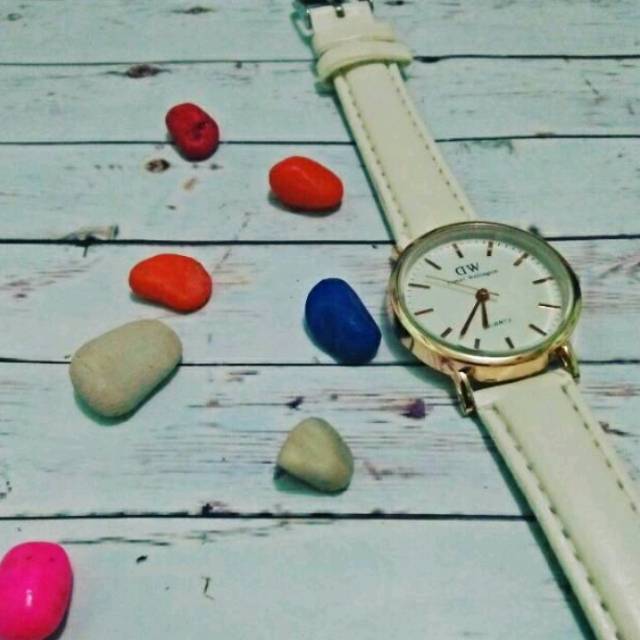 TERBARUUU  JAM TANGAN DW TALI KULIT