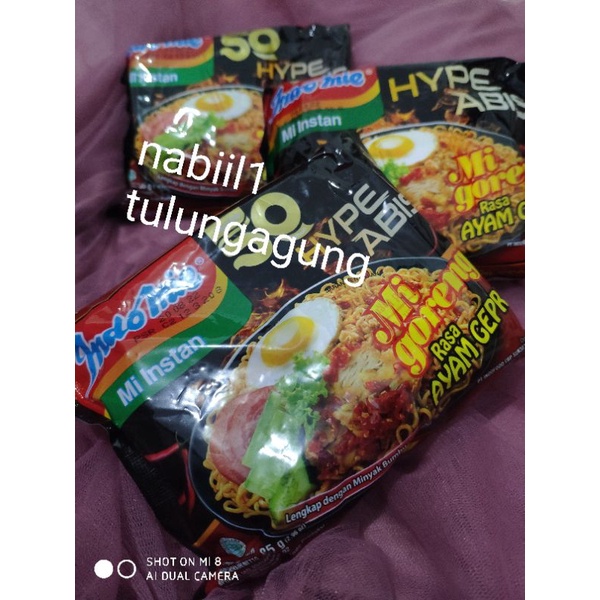 

mi goreng Indomie rasa ayam geprek