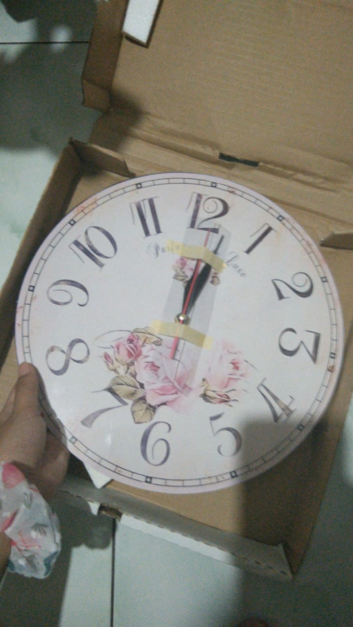 039 Jam Dinding Kayu Unik Shaby Chic Parfumerie De Luxe