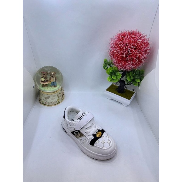 sepatu sport fashion anak import