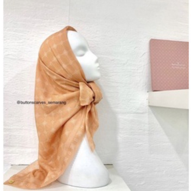 XANADU MONOGRAM CARROT BUTTONSCARVES X RIA MIRANDA