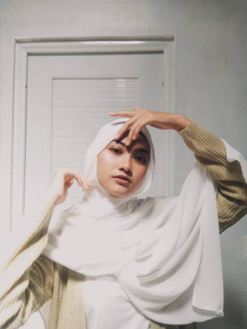 Pashmina Babydoll Putih Broken White By Kralice Hijabb Shopee Indonesia