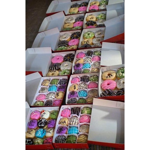 

Khusus hari ini Box Donat 25 x 18 x 5 ❁p❁