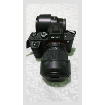 Sony A7II LENSA KIT 28-70MM + LENSA FIX 85MM F1.8 Surabaya