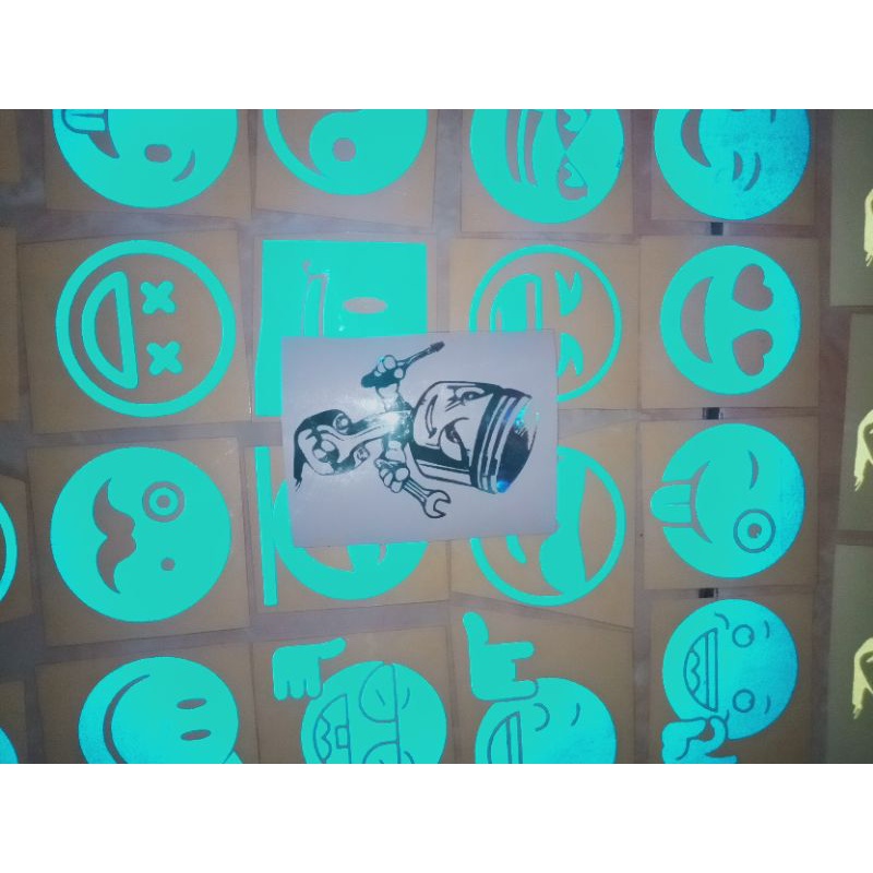 

Stiker Cutting# Stiker Imoji# Harga per pcs# minimal order 10
