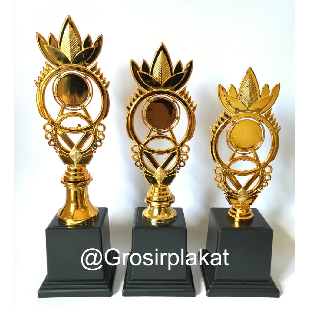 Jual trophy 1 set