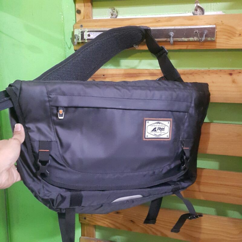 Tas Selempang Laptop Pria 14 Rei Campyflage