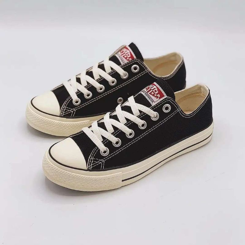 Sepatu Ventela Etnic low Hitam Putih Natural 100% Original