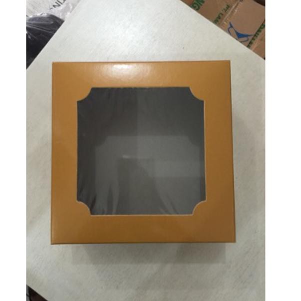 

Box Nasi | Box Kue Warna Gold Uk. 28x28 (isi 10 pcs) (KODE 3)
