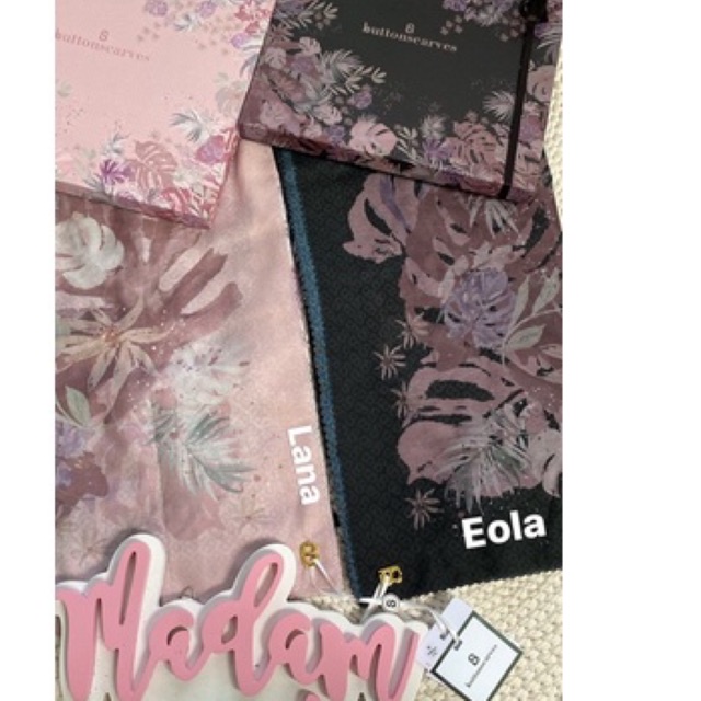 Tropicale Buttonscarves Eola