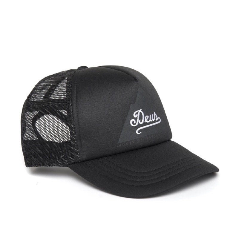 Topi Deus peak trucker