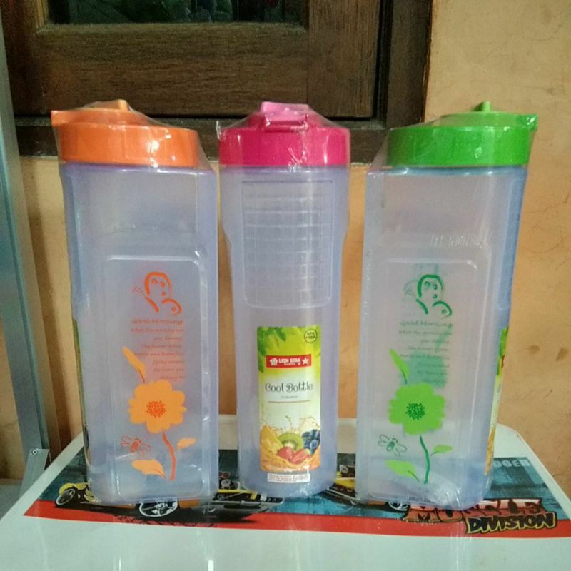 botol minum lion star / botol kulkas.