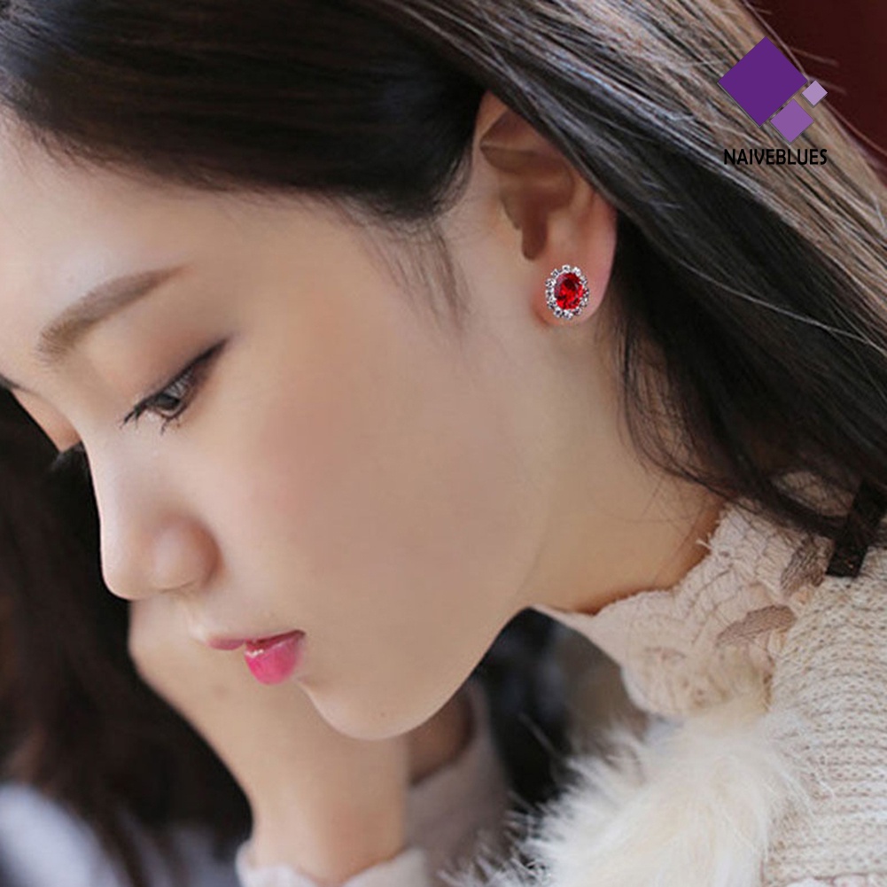 Anting Stud Bentuk Bunga Aksen Berlian Imitasi Untuk Wanita