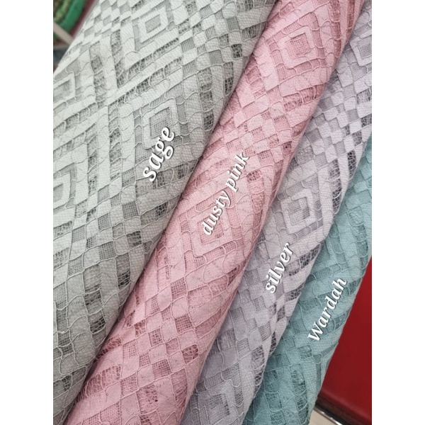 Kain Broklat Modern Kebaya