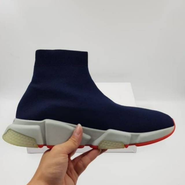 BALENCiAGA SPEED TRAiNER Sau bao ngay Giay Fila