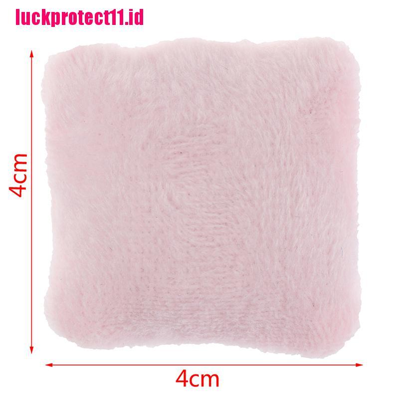 Lucktoy 4pcs / Set Miniatur Bantal Sofa Skala 1: 12 Untuk Aksesoris Rumah Boneka