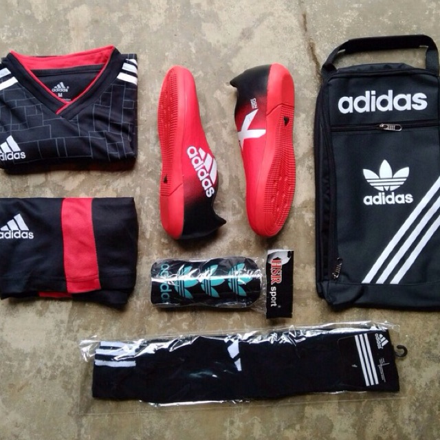 Paket komplit sepatu sepan bola adidas x 18 sepatu bola adidas new sepatu bola adidas murah