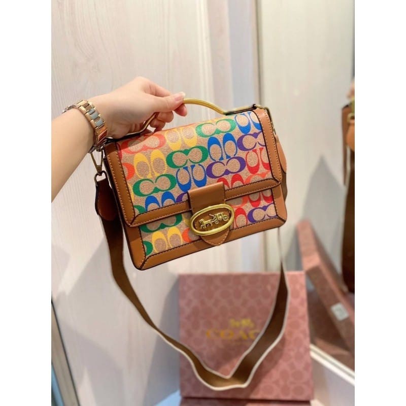 

TAS SELEMPANG COACH HANDLE RAINBOW