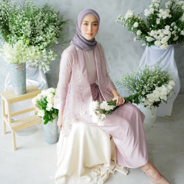 KEBAYA PARAPUAN - Set Kebaya Brokat Flowery Outer - Modern Kebaya Sudah Satu Set