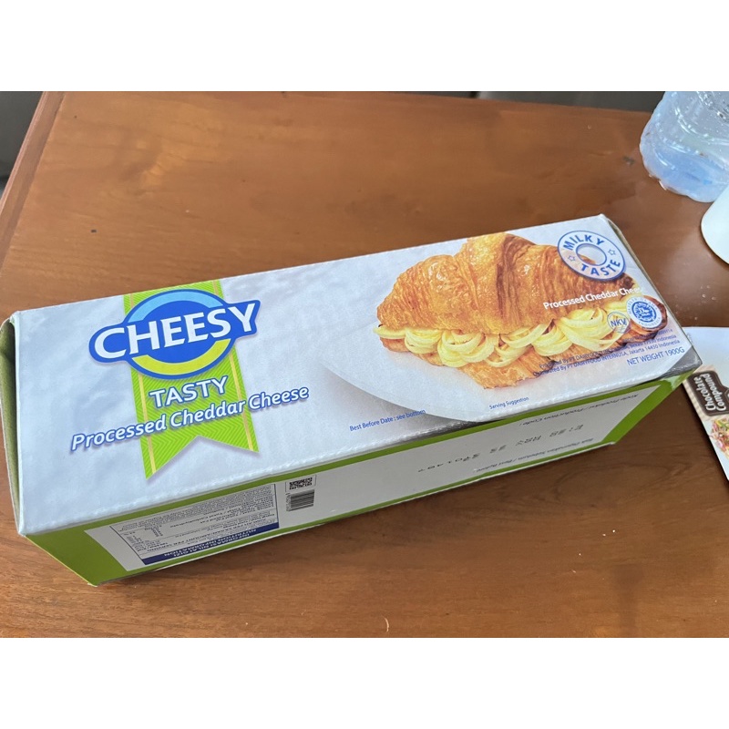 

Cheesy Tasty 1,9kg keju parut cheddar Cheddar cheese