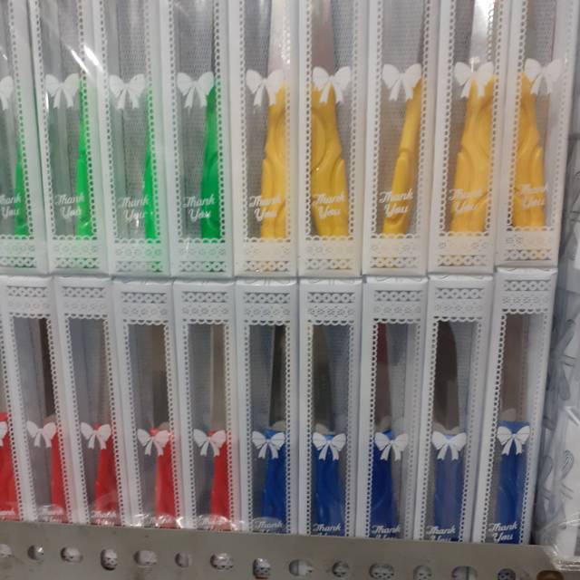 

PISAU POTONG kemasan mika