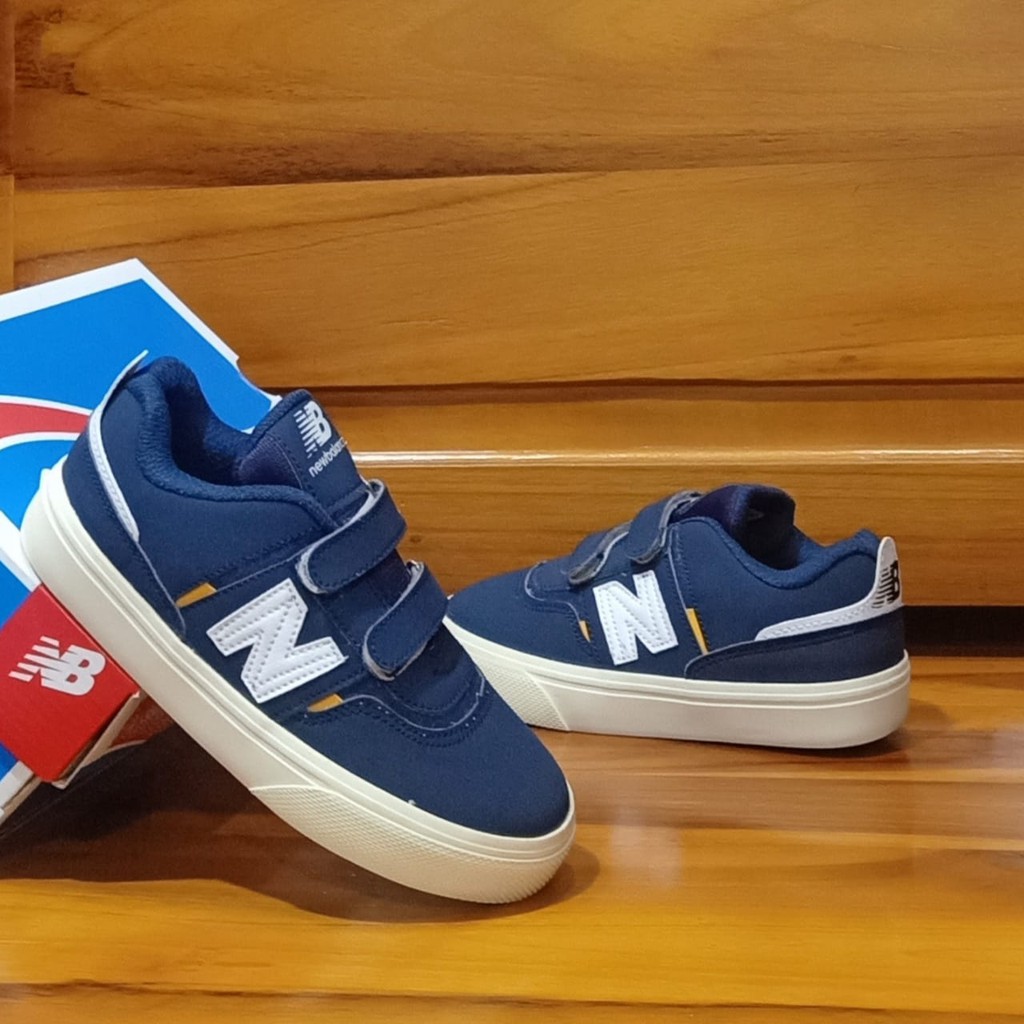 Sepatu anak sneakers perempuan dan laki laki sekoalah terbaru